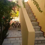 House With Garden Near The Sea Apartament *