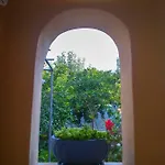 Apartament House With Garden Near The Sea