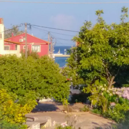Apartament House With Garden Near The Sea