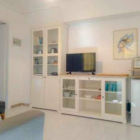 דירה House With Garden Near The Sea