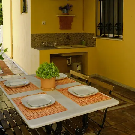 Apartmán House With Garden Near The Sea Agia Efimia