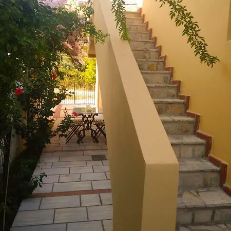 House With Garden Near The Sea Apartmán *