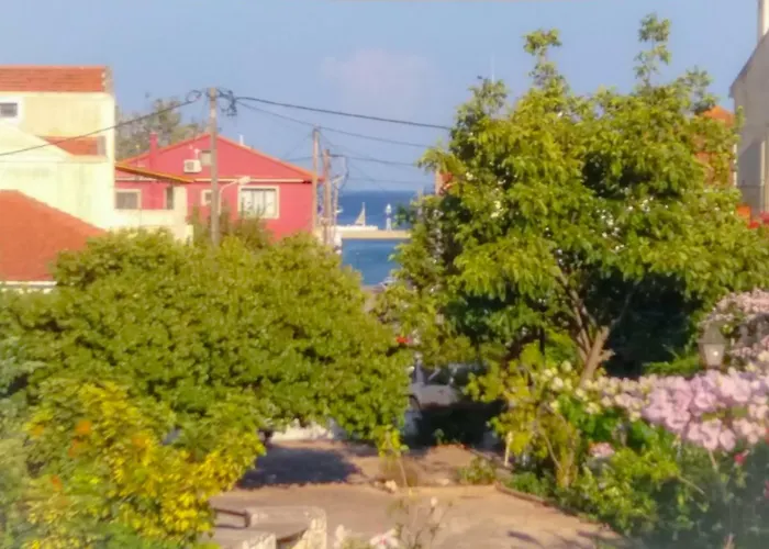 Lägenhet House With Garden Near The Sea