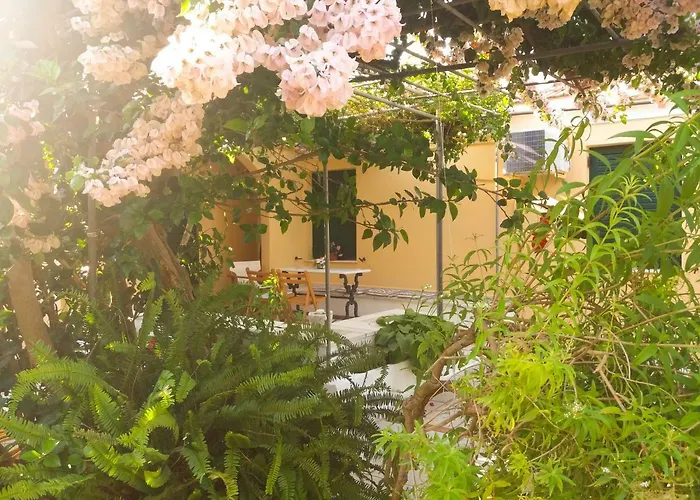 Lägenhet House With Garden Near The Sea Agia Efimia